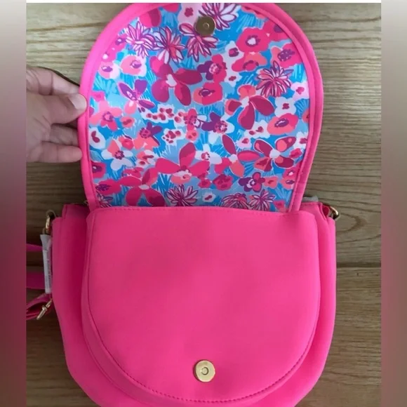 NWT Lilly Pulitzer Aura Pink Neoprene Crossbody Bag